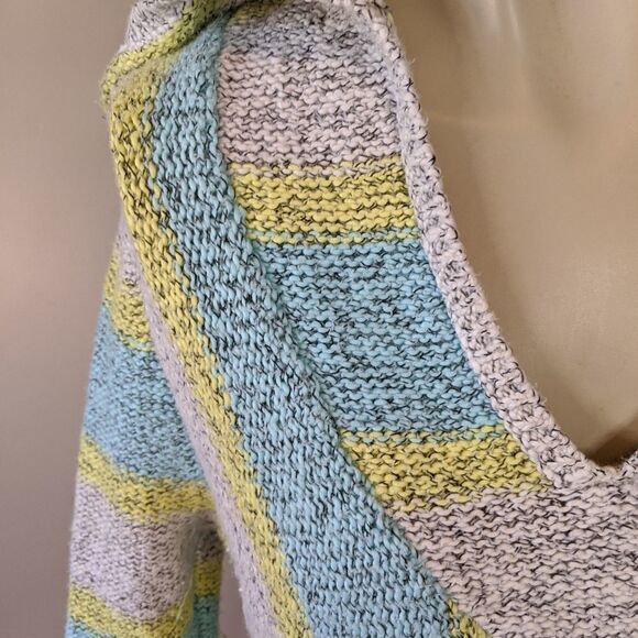 ARITZIA TNA Baja stripe sweater hoodie v neck knit - Picture 5 of 11